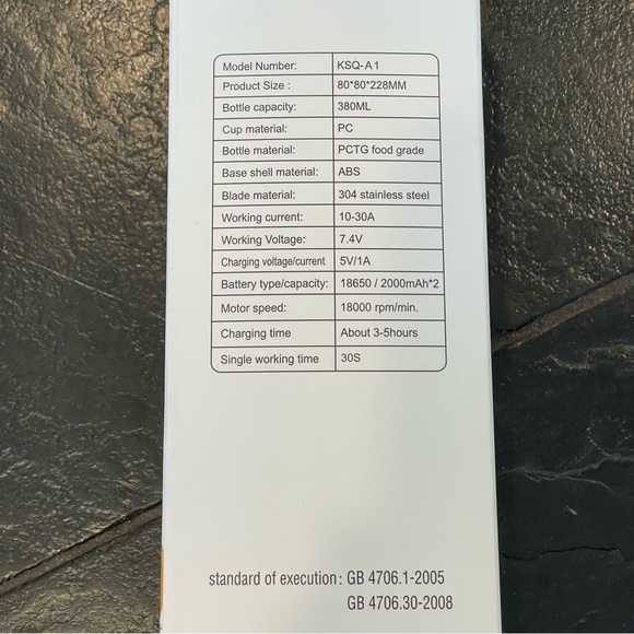 VOTSUPKITDINOK Portable Blender, USB Rechargeable, with 6pcs 3D  Black - Picture 6 of 10